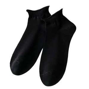 Minimalist black cotton ankle socks with ribbed cuffs for casual daily wear