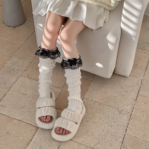 Weiße Lolita Beinstulpen mit schwarzer Spitze und Schleife im japanischen Strickstil