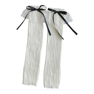 Scaldamuscoli bianchi stile Lolita con pizzo e fiocchi neri per look JK dolce
