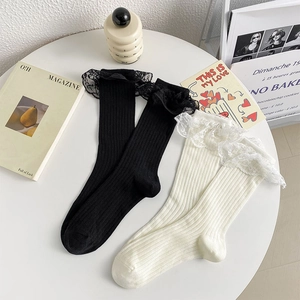 Chaussettes japonaises style Lolita en dentelle noire et beige avec texture en coton côtelé