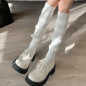 Chaussettes japonaises blanches à dentelle multicouche avec mocassins à semelles