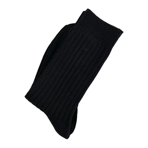 Klassische schwarze Socken mit Rippenmuster aus Thermogewebe für den Winter