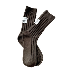 Coffee brown ribbed crew socks with stylish side label tags in vintage autumn design