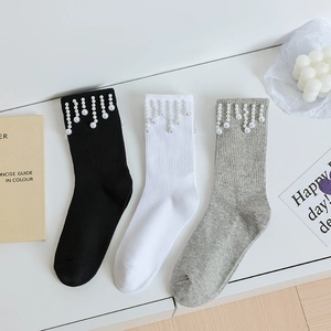 Chaussettes Mi-hautes Douces Pour Femmes Coton Tricot Côtes Avec Gland Künstliche Perle Mode
