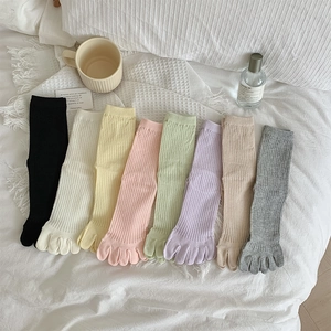 Damen Fünf Finger Socken Baumwolle Rippstrick Wadenlang Zehensocken Atmungsaktiv Einfarbig Süß Japanischer Stil