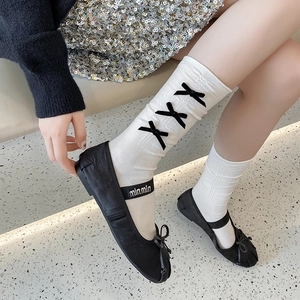 Chaussettes Mi-mollet Lolita Femme Coton Côtelé Décor Nœud Papillon Manchette À Volants Doux Style Preppy Tricot