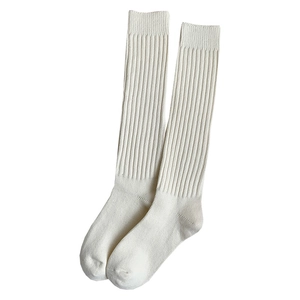 Calcetines altos de algodón acanalado blanco roto para mujer con puños antideslizantes