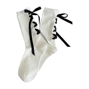 Chaussettes blanches Lolita JK avec lacets en ruban de satin noir et nœuds pour femmes