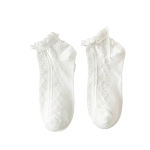 Calzini bianchi Lolita con volant, motivi jacquard a cuore e delicati fiocchi decorativi