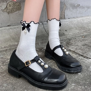 Chaussettes mi-mollet Lolita blanches avec bordure à volants et perles bijoux