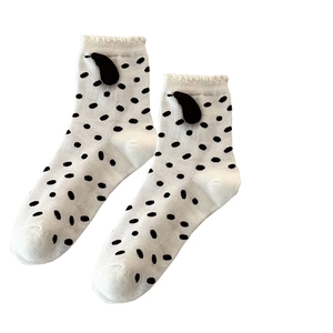 Chaussettes japonaises en dentelle blanche à pois noirs avec ornements 3D en feuilles