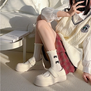 Chaussettes blanches à volants style JK japonais avec nœuds noirs et chaussures Mary Jane