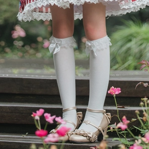 Détails de chaussettes blanches Lolita avec bordures en dentelle et nœuds en ruban satin