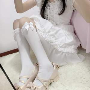 Chaussettes hautes Lolita blanches avec dentelle délicate et nœuds en satin et chaussures
