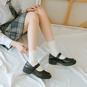 Chaussettes mi-mollet japonaises en dentelle avec perles et nœuds pour tenue de style JK