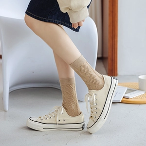 Retro khaki plaid mid-calf cotton socks in minimalist Japanese style for casual wear