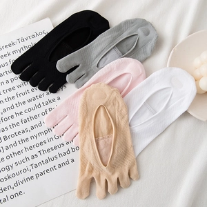 Set of five-toe invisible socks in black, gray, pink, beige, and white colors