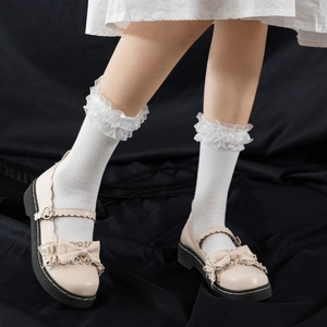 Chaussettes blanches à dentelle Lolita et chaussures Mary Jane crème avec boucle cœur