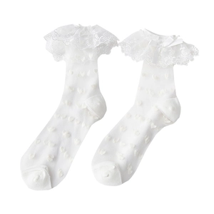 Chaussettes blanches en dentelle Lolita avec nœud en satin et motif cœur brodé