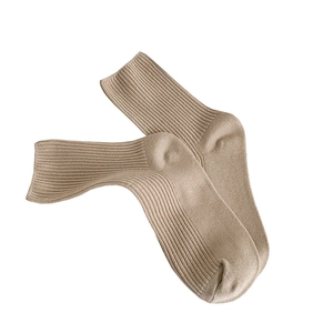 Minimalist oatmeal ribbed knit crew socks for women in Japanese JK college style