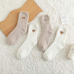 Chaussettes d'hiver en polaire corail avec broderie ours, chaussettes maison chaudes