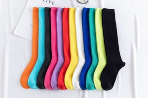 Pack de 12 pares de calcetines de algodón de colores lisos vibrantes media pierna