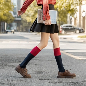Chaussettes Hautes En Coton Pour Femmes Respirantes Blocs De Couleurs Contrastées Style Preppy Japonais Rétro Doux