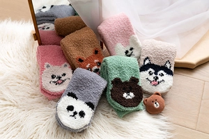Dicke Korallenfleece-Socken mit süßen Cartoon-Tier-Mustern und weicher Textur