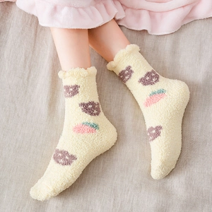 Thick warm coral fleece socks in yellow with cute bear patterns and scalloped edges
