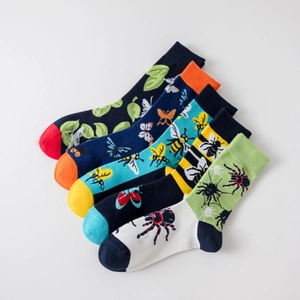 Lot de cinq paires de chaussettes en coton pour hommes avec motifs jacquard d'insectes