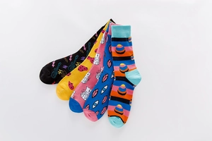 Detailed set of 5 colorful mid-calf cotton socks with creative artistic graphic patterns
