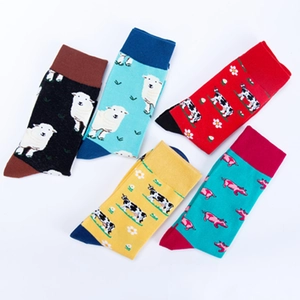 Fünferpack bunte Baumwollsocken mit Motiven von Schafen, Kühen und Schweinen