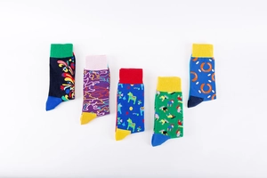 Cinq paires de chaussettes en coton aux motifs variés avec des bords-côtes contrastés
