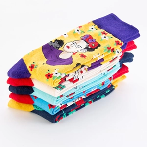 Artistic Frida Kahlo portrait cotton mid-calf socks with vibrant floral and contrast patterns