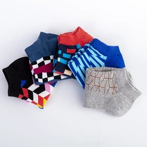 5-pack men's low cut socks with geometric patterns and ribbed cuffs on white background
