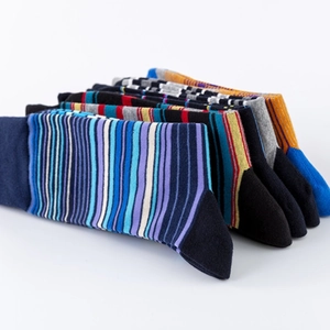 Calze da uomo in cotone a righe colorate con motivi alla moda set multicolore