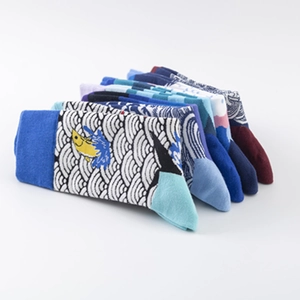 Japanese style ukiyo-e cotton crew socks with Mount Fuji and wave patterns