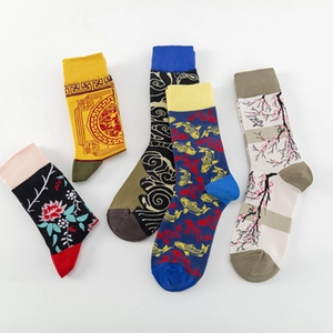 Chinese style jacquard cotton crew socks with koi and crane patterns for men and women