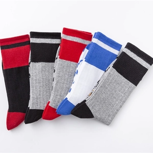 Five-pack of casual sports crew socks in multi-colored cotton blend with ribbed cuffs