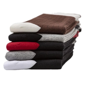 Lot de cinq paires de chaussettes de sport mi-hautes en coton côtelé pour hommes