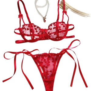 Ensemble de lingerie rouge sexy avec broderie cœur, soutien-gorge en résille et nœud