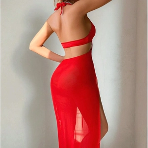 Robe sexy en maille rouge dos nu avec découpes à la taille et fente latérale pour fêtes