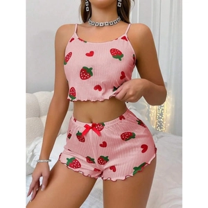 Set pigiama rosa con stampa fragole, canotta e pantaloncini con bordi a balze