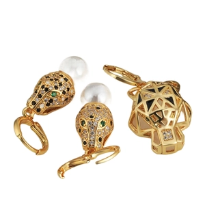 Elegant gold plated leopard earrings and pendant set with pearls and zircon stones