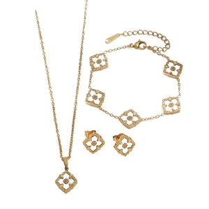 18K gold plated clover jewelry set with necklace bracelet and earrings in stainless steel