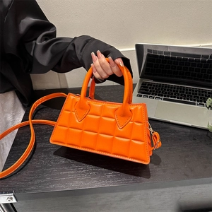 Sac à main orange vif en cuir PU à motif damier avec poignée supérieure et bandoulière réglable