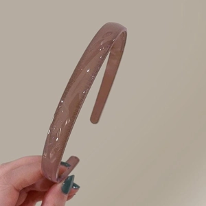 Serre-tête minimaliste marron antidérapant avec finition miroir pour coiffure quotidienne