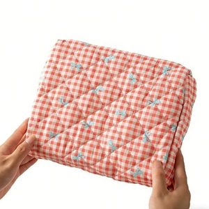 Quilted large capacity handbag with red gingham pattern and blue bowknot print