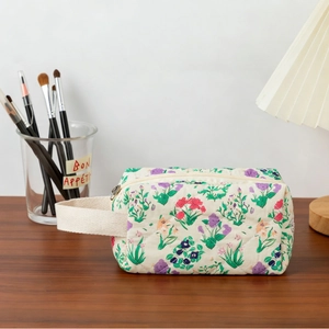 Grande borsa da trucco trapuntata a fiori con cerniera e manico in cotone morbido