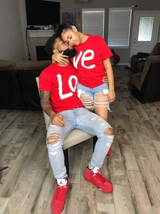 T-shirts assortis rouges pour couples avec impression LOVE blanche mode d'été